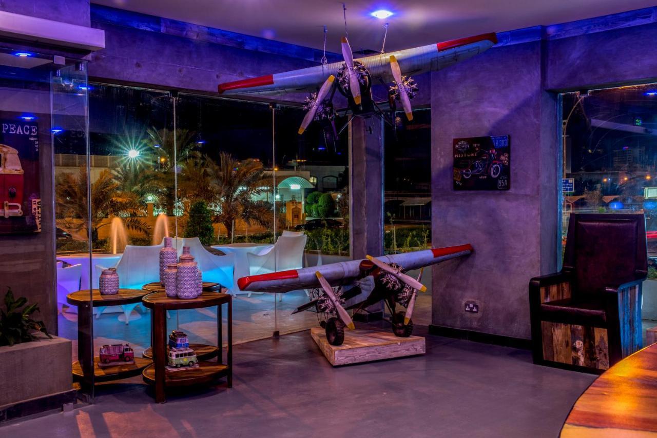 Flowery Holiday Suites Кувейт Экстерьер фото